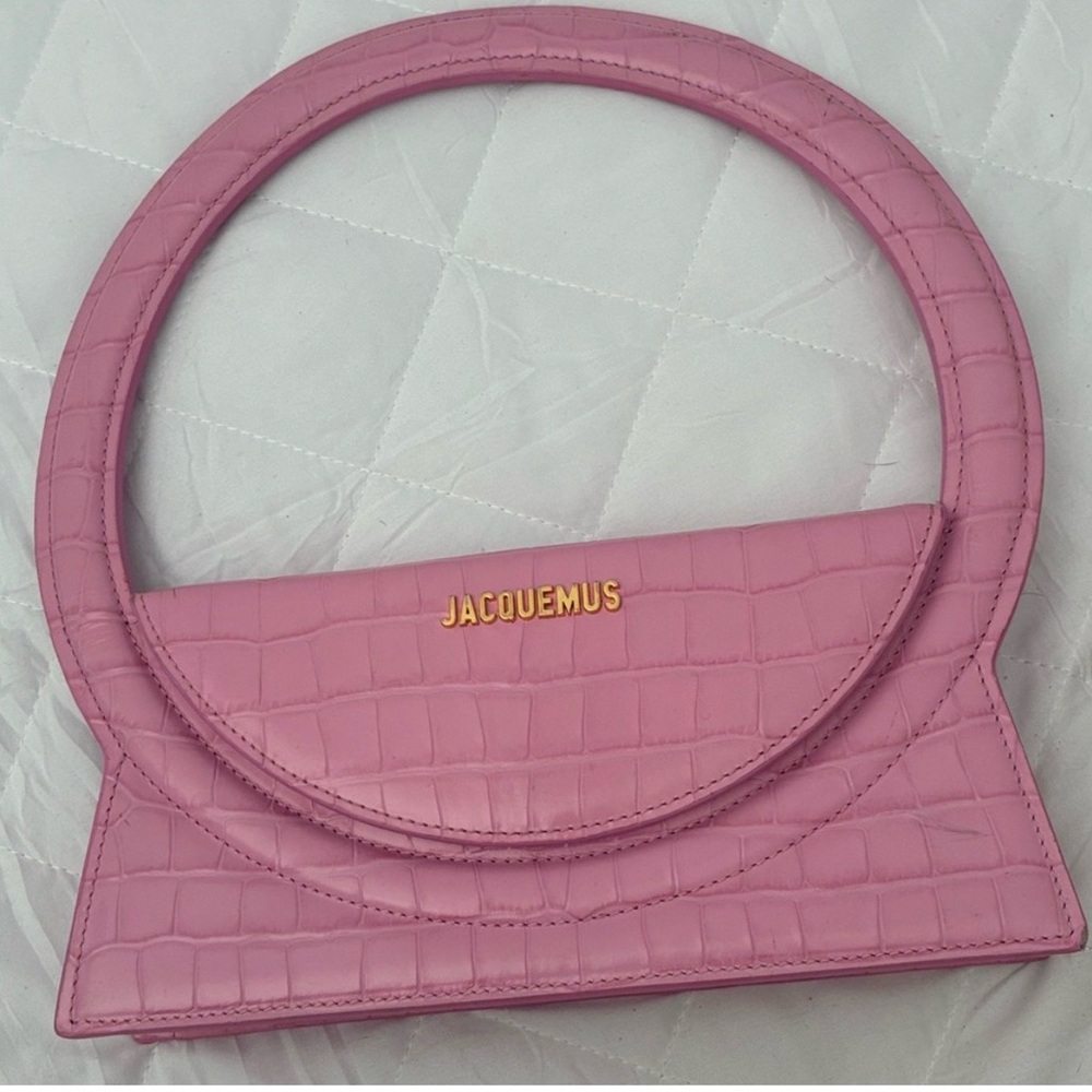 Jacquemus Pink Croc-Embossed Round Handle Bag with Gold Logo - Picture 3 of 6
